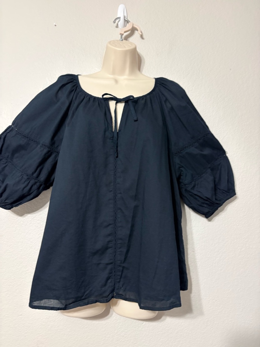 Abercrombie & Fitch Black Peasant Tunic Top w Tie and Lace Detail. Puff Sleeve L